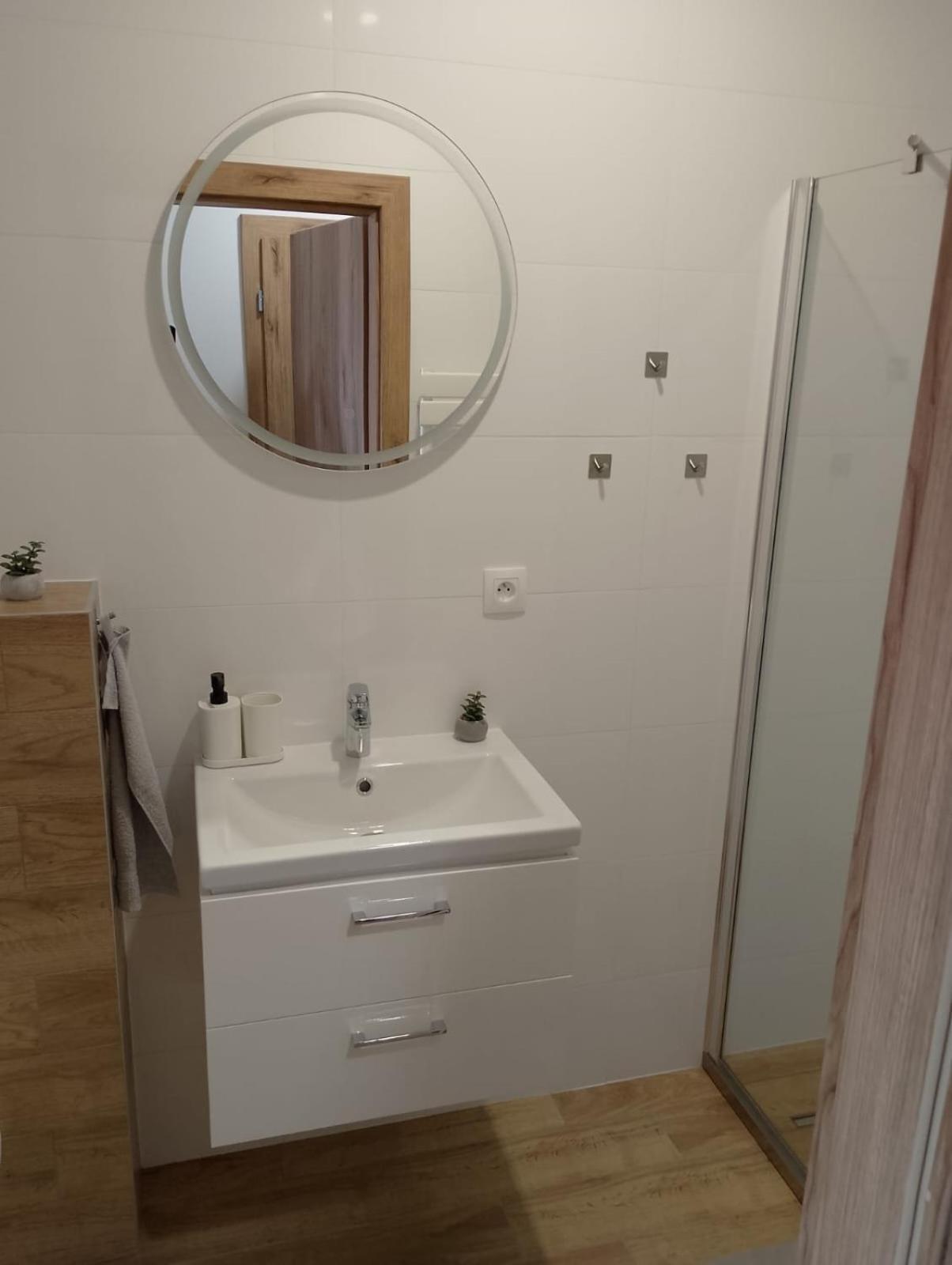 Vlachy Apartman Shelly מראה חיצוני תמונה